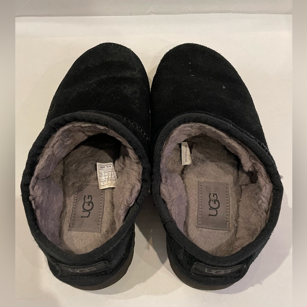 UGG classic slipper